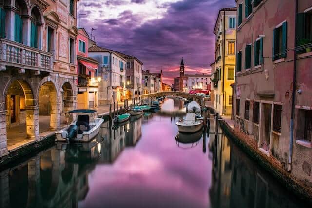 Romantic Place in Venice Luxury Female Escorts in Venice