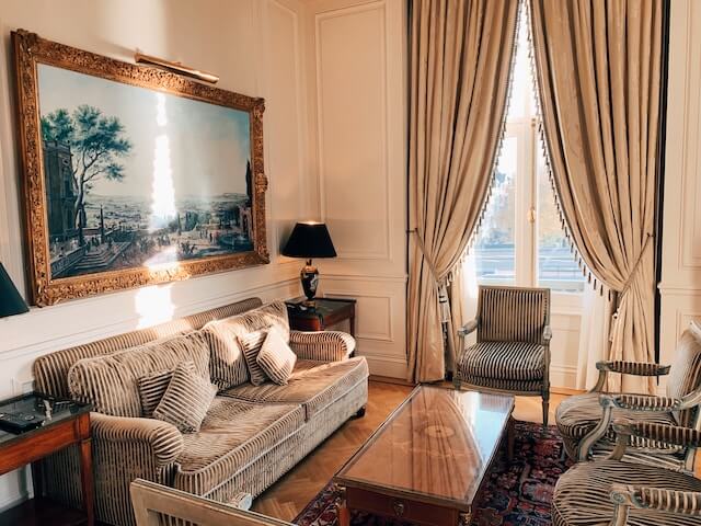 Paris Hotel Luxury Escorts in Paris