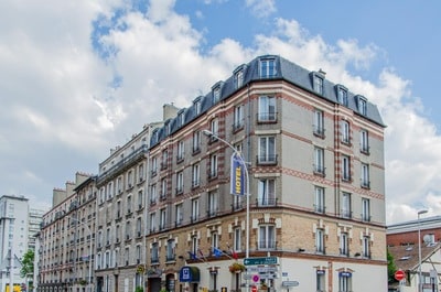 Orleans Hotel Elite Escorts in Orléans