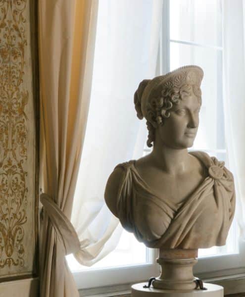 Experience New York's bespoke elite escort excellence at Mynt Models.