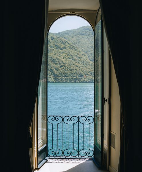 Elite GFE Explained: Luxury, Discreet & Travel Companions 6 Meet an elite GFE escort for travel at Mynt Models