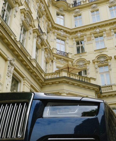 Palace hotels in Paris; the perfect stays for visiting Paris with a GFE companion