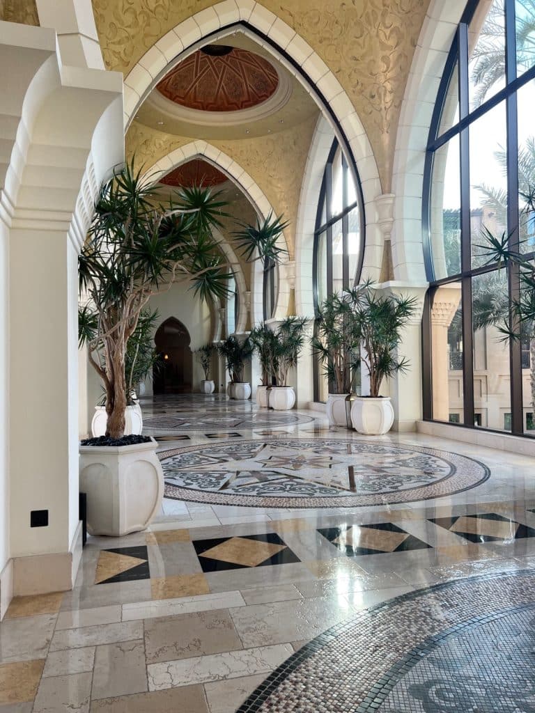 Five star Arabic interiors: Luxury hotels in Dubai